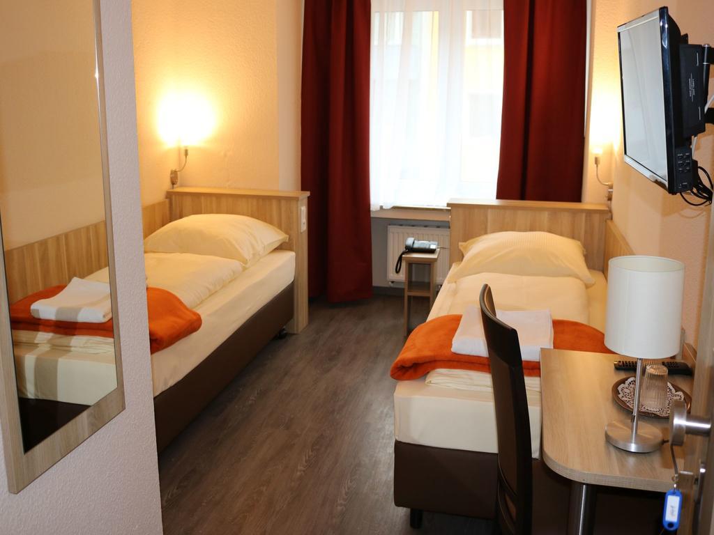 Hotel Paris Dusseldorf Ngoại thất bức ảnh