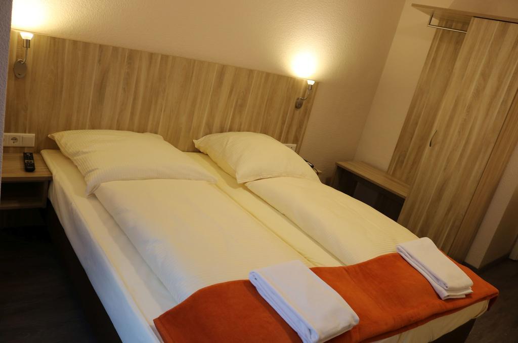 Hotel Paris Dusseldorf Ngoại thất bức ảnh