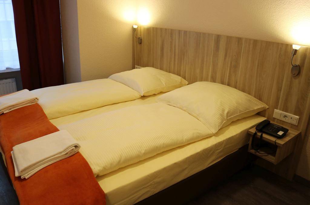 Hotel Paris Dusseldorf Ngoại thất bức ảnh