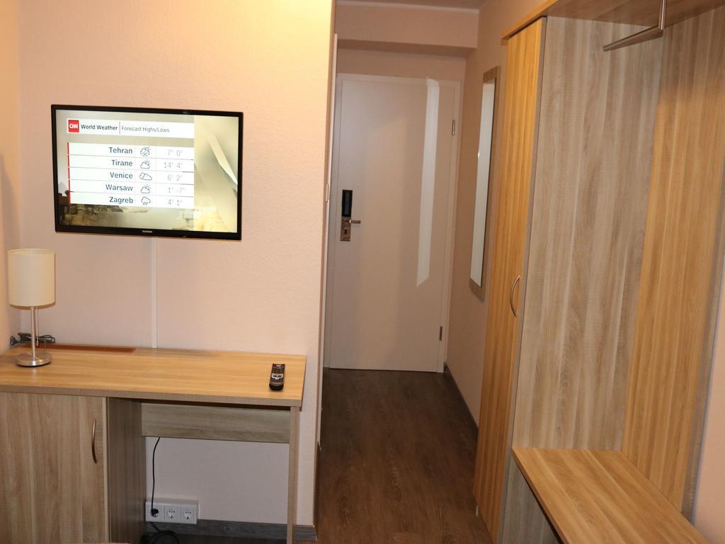 Hotel Paris Dusseldorf Ngoại thất bức ảnh