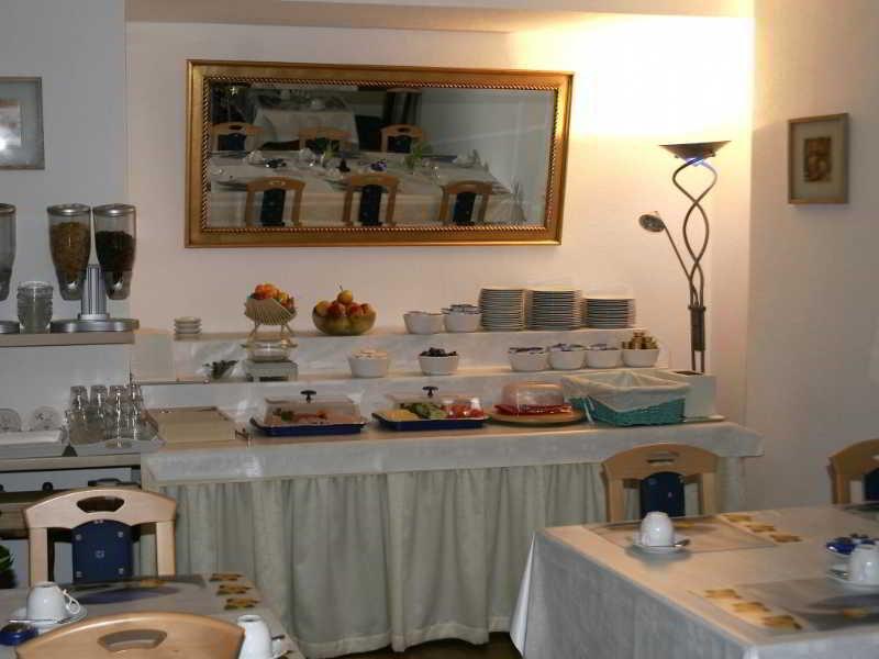 Hotel Paris Dusseldorf Ngoại thất bức ảnh