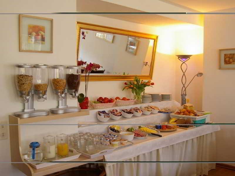Hotel Paris Dusseldorf Ngoại thất bức ảnh