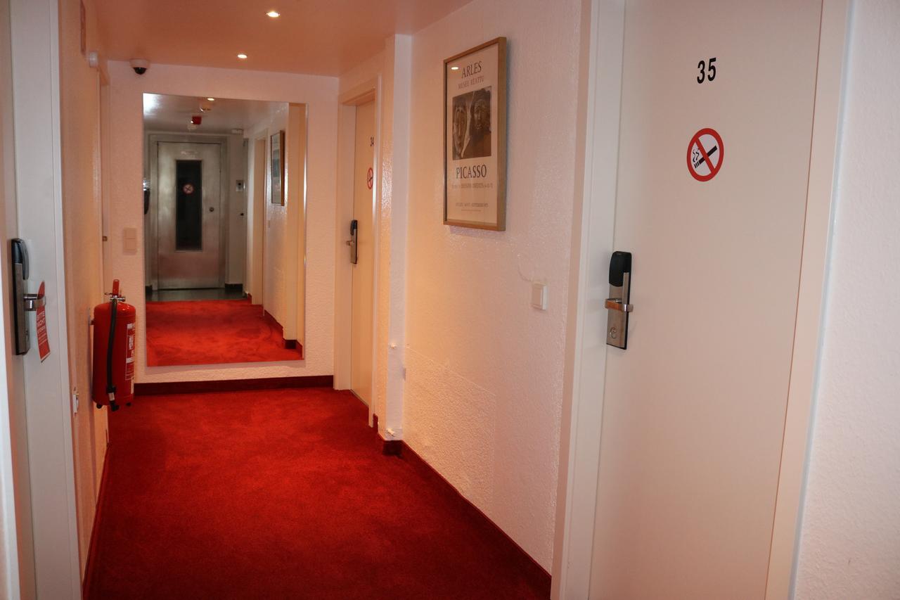 Hotel Paris Dusseldorf Ngoại thất bức ảnh